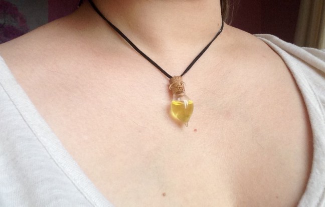 pendentif fiole rose. 3